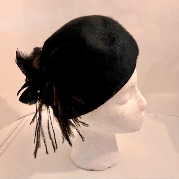 Vintage Hudson’s Bay women’s black feather hat fascinator headpiece - Picture 3 of 7